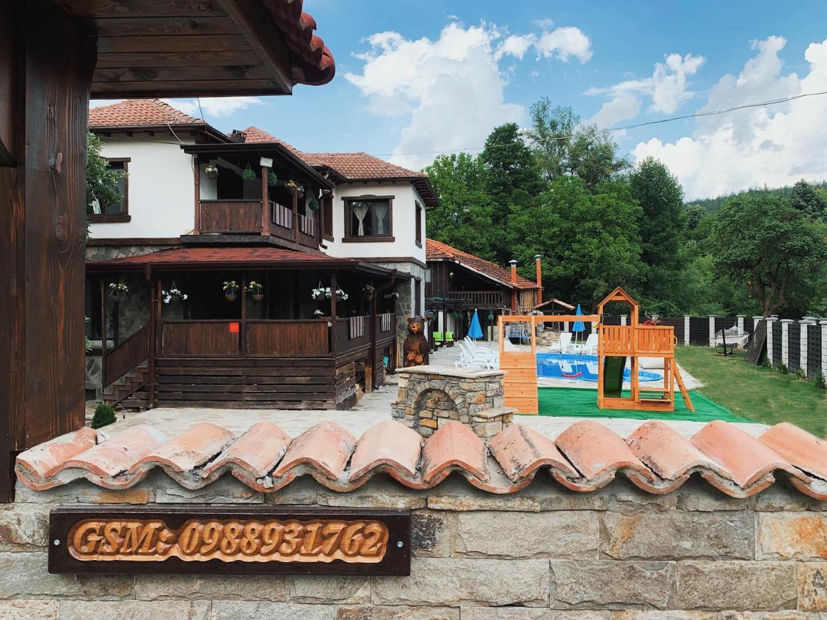 Карамановите Къщи Apriltsi  Ngoại thất bức ảnh