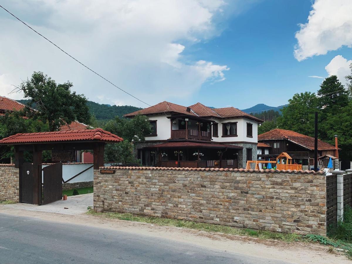 Карамановите Къщи Apriltsi  Ngoại thất bức ảnh